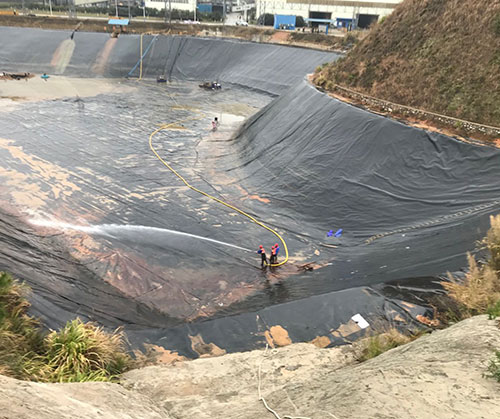 建华废水池清理